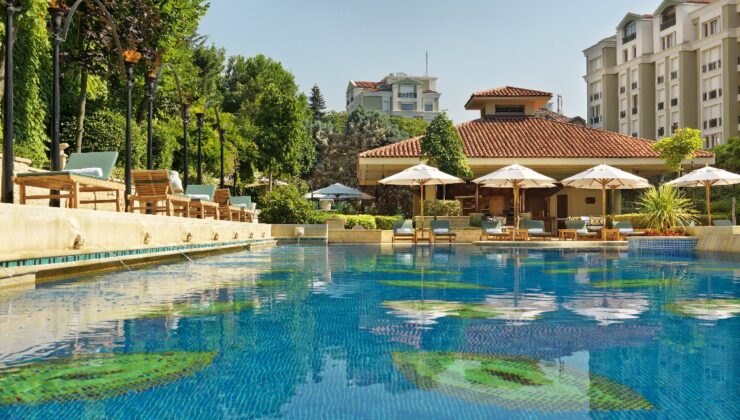 Grand Hyatt İstanbul’un Yeşillikler İçindeki Bahçesinde Havuz Keyfi