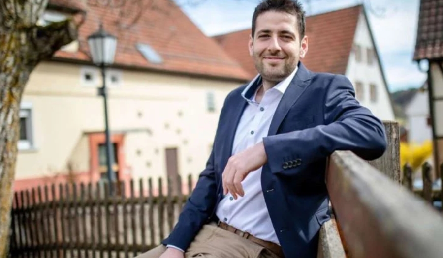 Suriyeli Ryyan Alshebl Almanya’da belediye başkanı seçildi