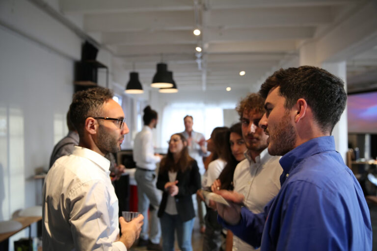 Dubai’de Networking: İş Ağınızı Genişletmenin Yolları